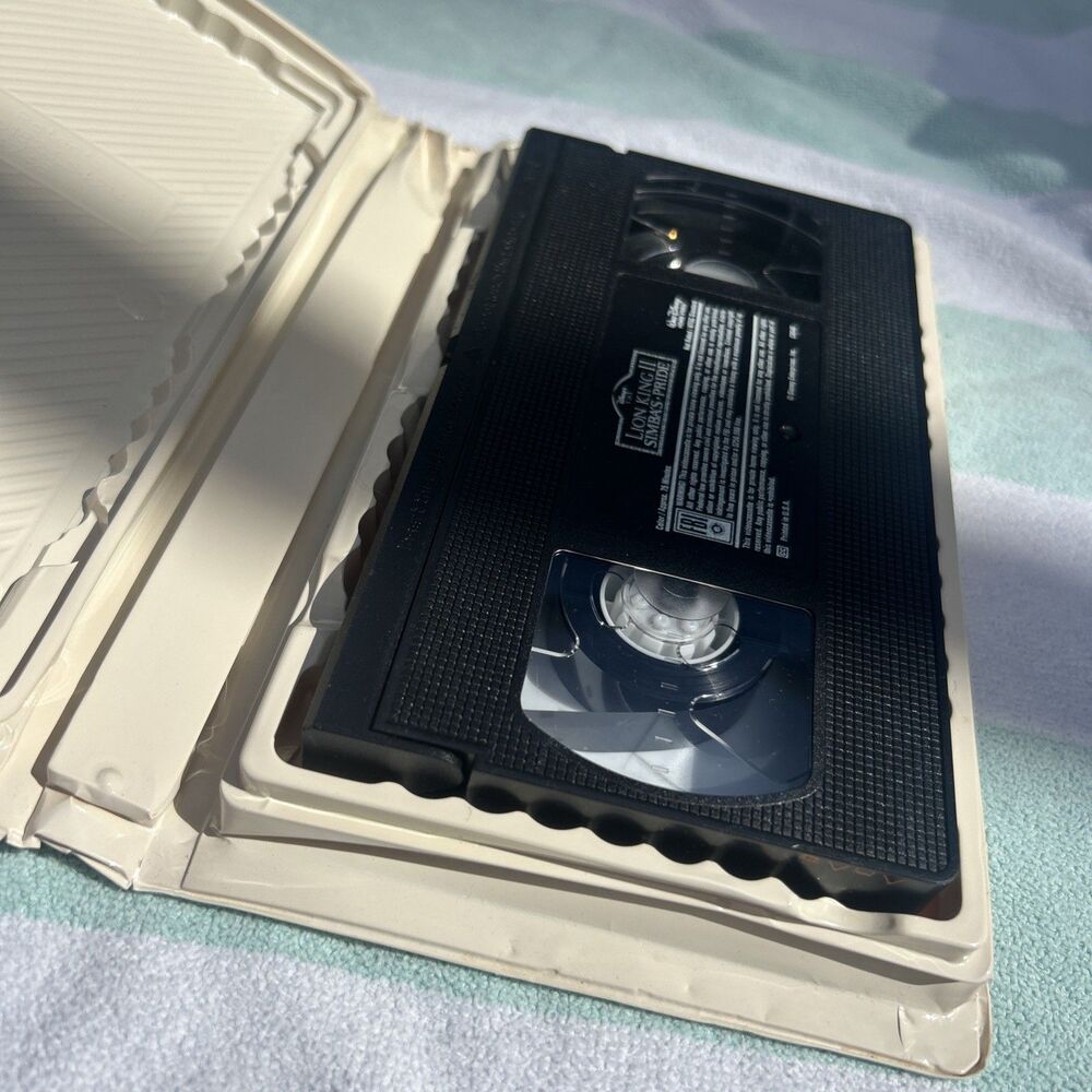 Disney the Lion King II Simba's Pride 1998 VHS Clamshell Edition - Picture 3 of 4